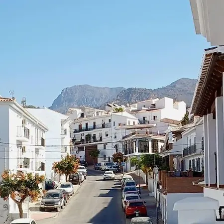 Limerencia: Tu Hogar En Este Blanco Pueblo Frigiliana Esterno foto